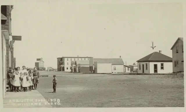 Children on the street in Asquith